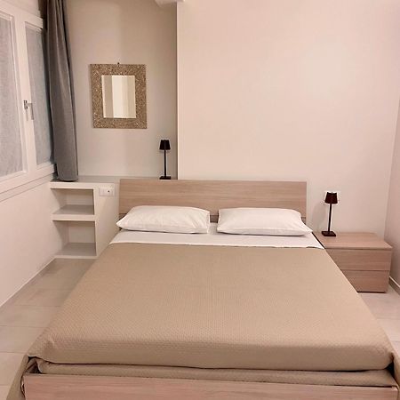 Anita'S House-Abitazione A Pochi Passi Dal Centro Apartment เปซาโร ภายนอก รูปภาพ