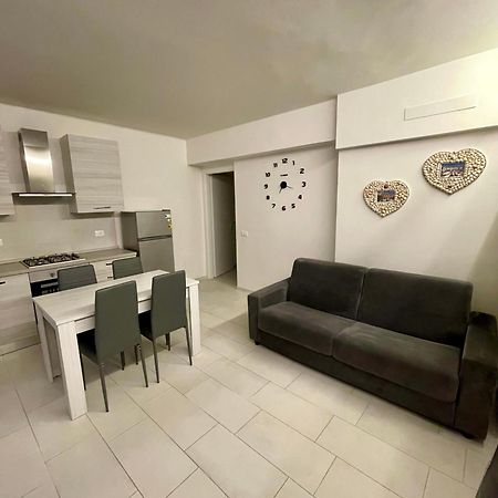 Anita'S House-Abitazione A Pochi Passi Dal Centro Apartment เปซาโร ภายนอก รูปภาพ