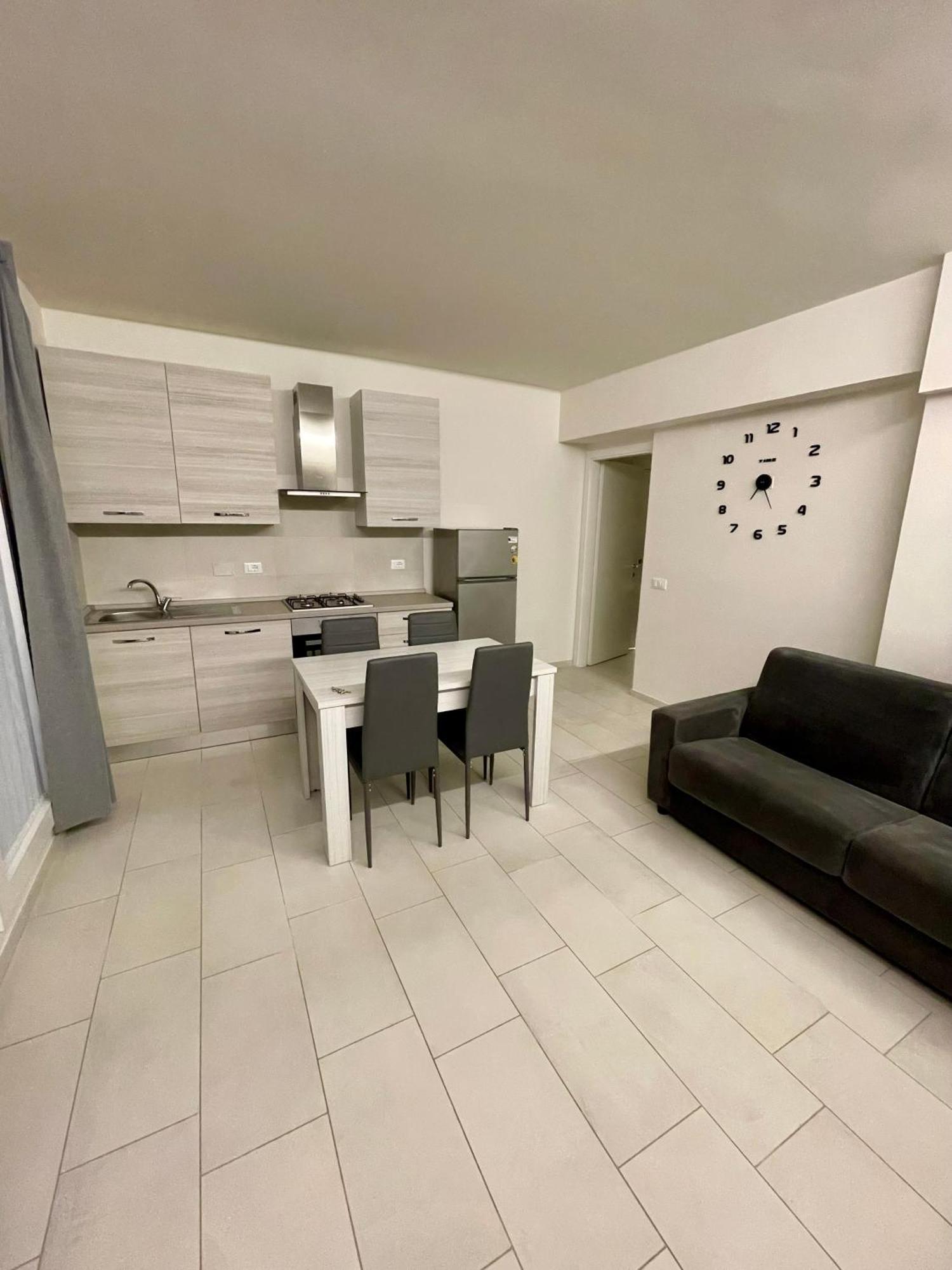Anita'S House-Abitazione A Pochi Passi Dal Centro Apartment เปซาโร ภายนอก รูปภาพ